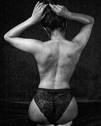 mottled effect artistic nude photo by photographer studio sensuale
