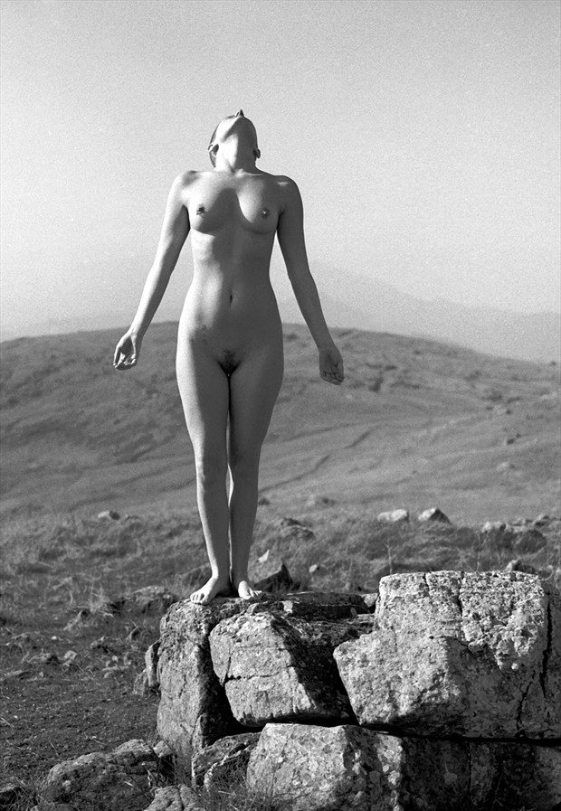 mountain Artistic Nude Photo by Photographer Knomad