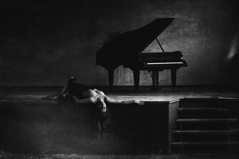 music for the eyes Artistic Nude Photo by Artist inglelandi