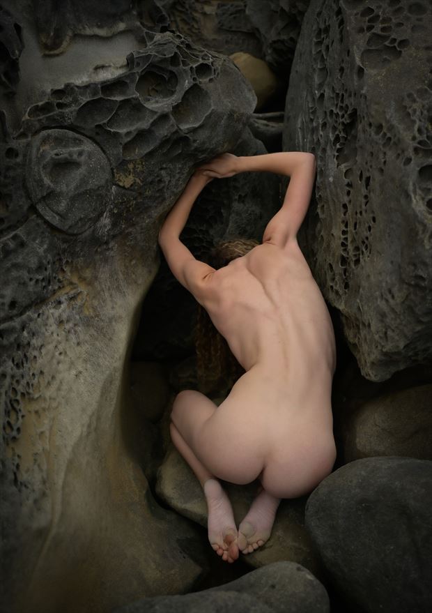 nature figure study photo by model vivian cove