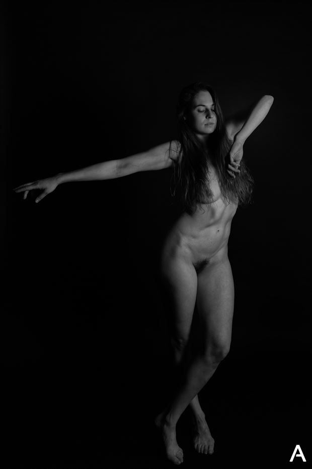 noir artistic nude photo by photographer apetura