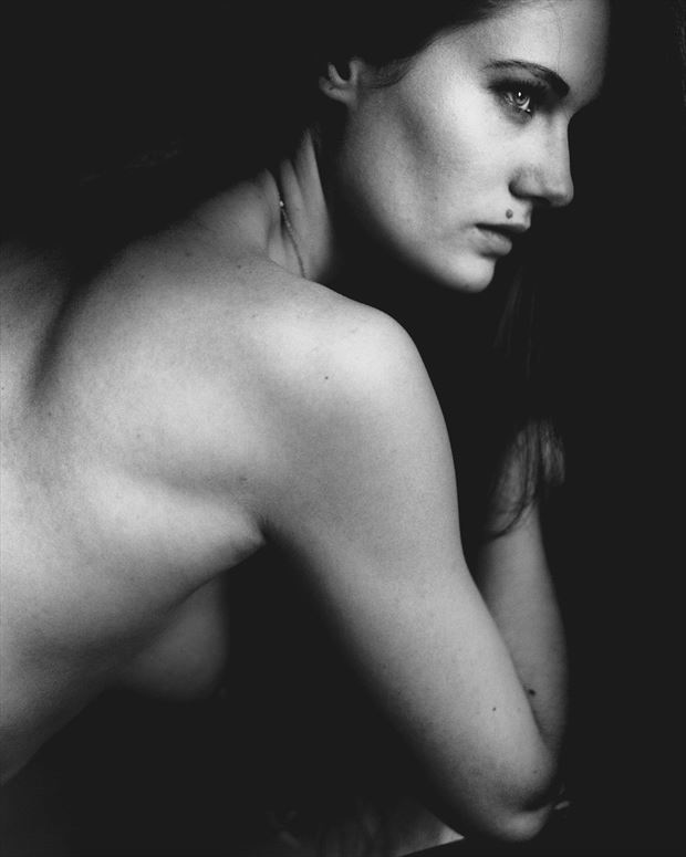 noir velours artistic nude photo by photographer tadaaaz