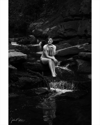 nude in nature artistic nude artwork by photographer justin mortimer