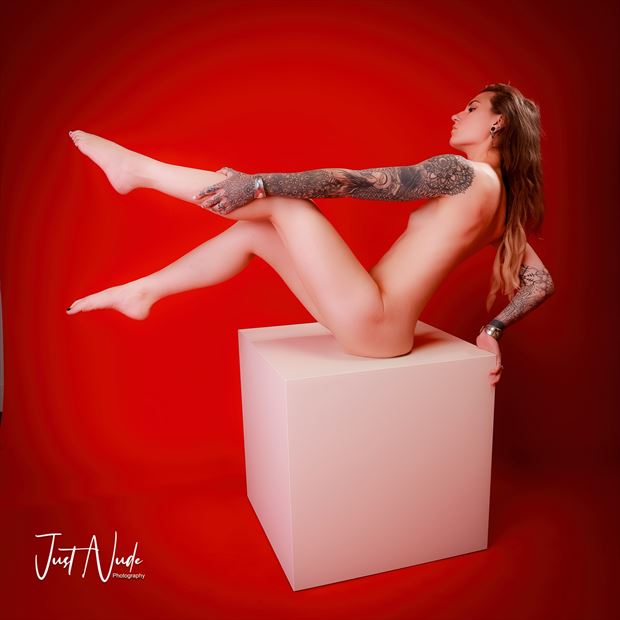 on the cube artistic nude photo by photographer justnude nl