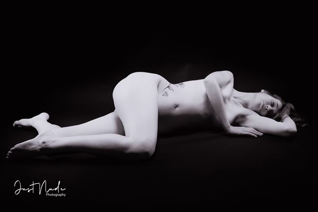 on the floor artistic nude photo by photographer fritsvansambeek nl