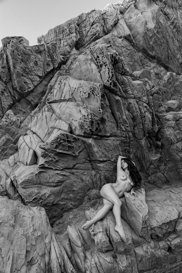 out on a ledge artistic nude photo by photographer philip turner