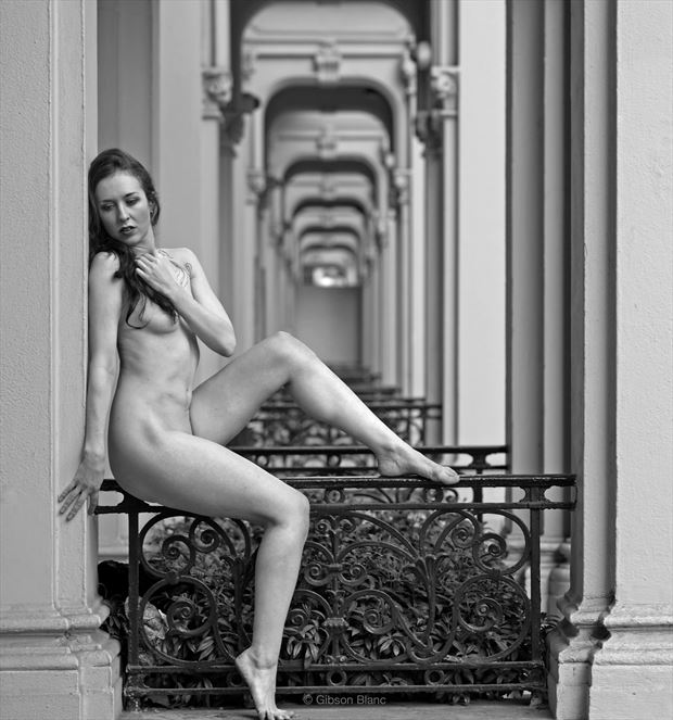 outside buckingham palace artistic nude photo by photographer gibson