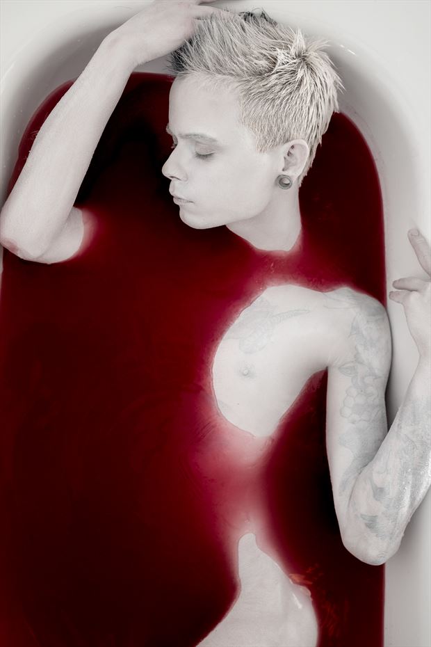 ove in the tub artistic nude photo by photographer yromell
