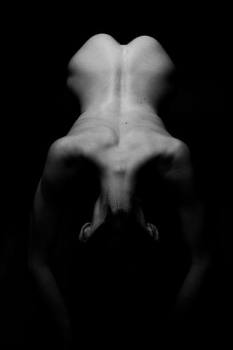 over the shoulders with back light artistic nude photo by model dorola visual artist