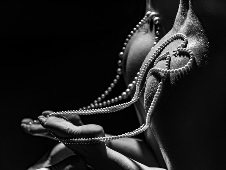 pearls artistic nude photo by photographer darth slr