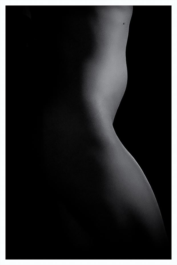 penumbra artistic nude photo by photographer migo arte foto