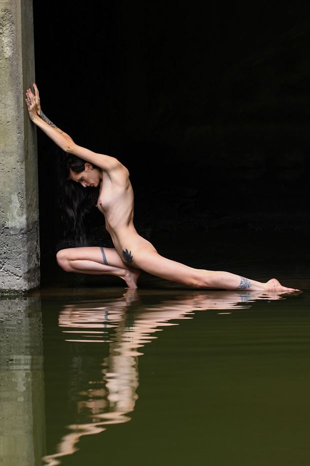 physique and reflection with kimberly jay artistic nude photo by photographer dorola visual artist