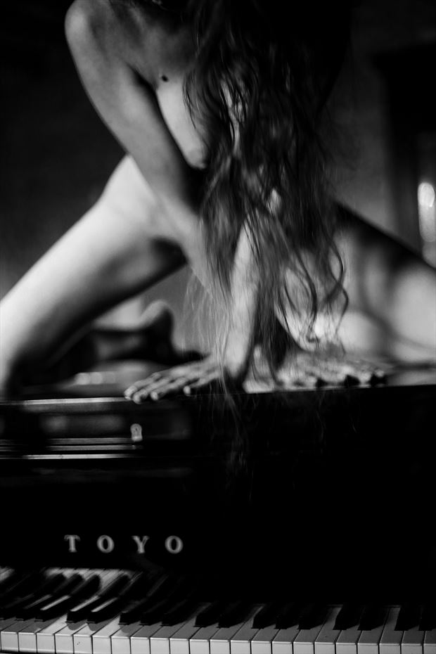 piano variations 004 artistic nude photo by photographer iroiseorient