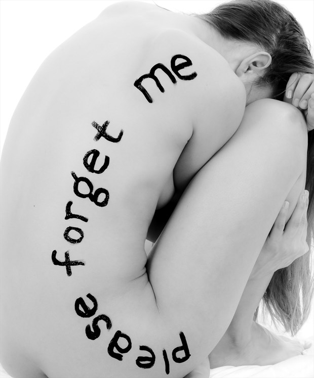 please forget me (again) Artistic Nude Photo by Photographer SERVOPHOTO