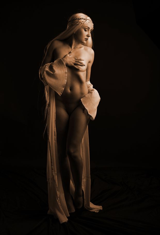 poise and sensuality artistic nude photo by model lillia keane