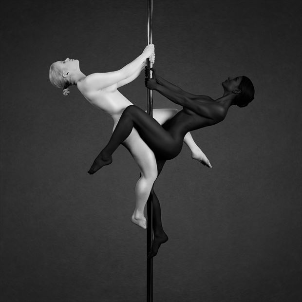 pole 01 artistic nude artwork by photographer momasko
