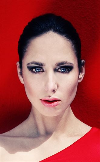 portrait in red close up photo by photographer artedenovo