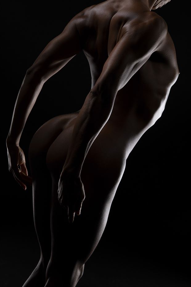 posture artistic nude photo by photographer robert peres
