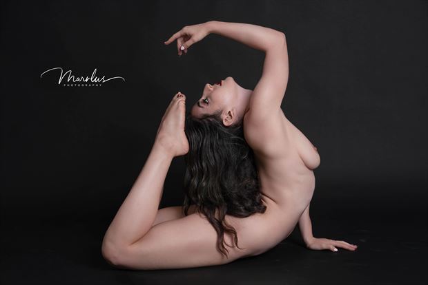 pretzelle artistic nude photo by photographer glamour and art