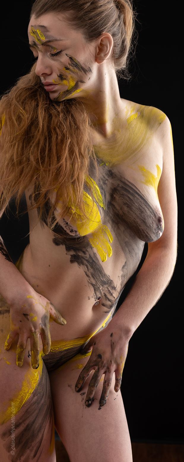 primary color yellow artistic nude photo by photographer claude frenette