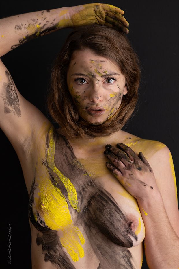 primary color yellow artistic nude photo by photographer claude frenette