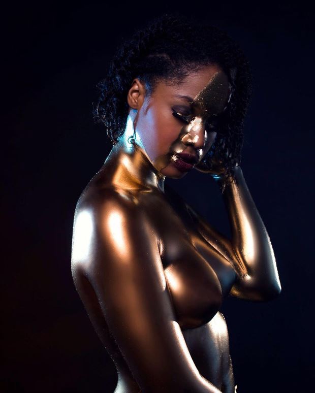 queen midas touch body painting photo by model kyla aujeant%C3%A9