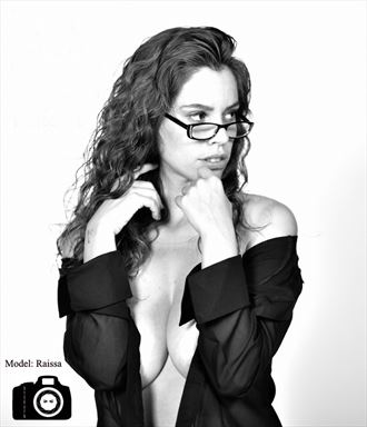 raissa in black and white glamour photo by photographer bizkain