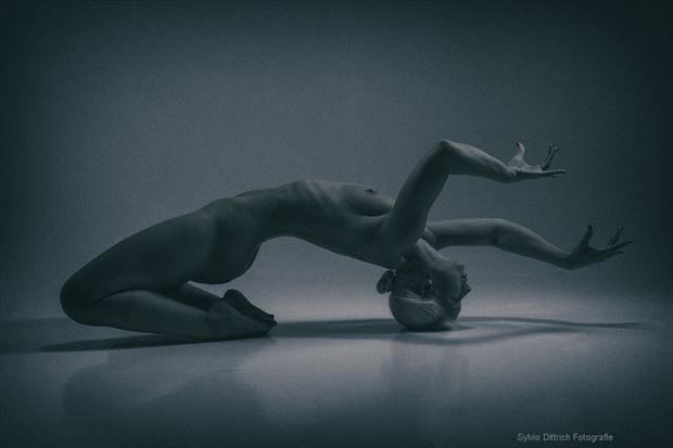 raum greifen artistic nude photo by photographer s dittrich