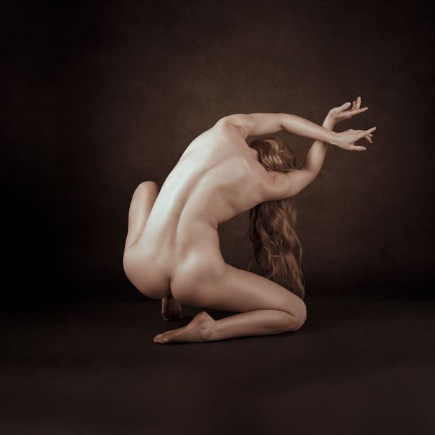 reach artistic nude photo by photographer boudoirstudio ca