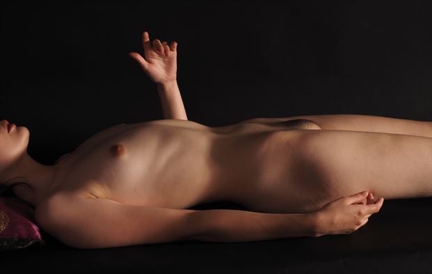 reaching artistic nude photo by model rayvenr