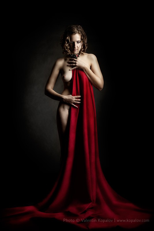 red Artistic Nude Photo by Photographer Valentin Kopalov