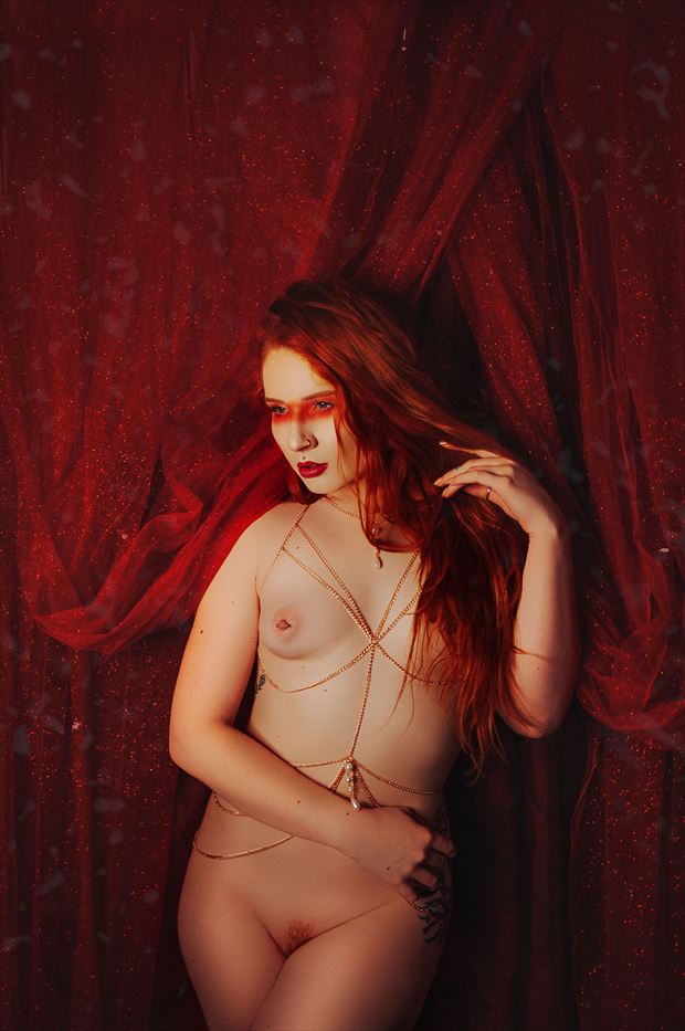 red artistic nude photo by model lilithjenovax