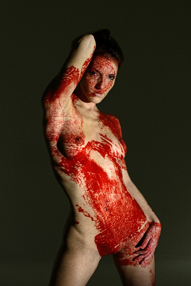 red hand Artistic Nude Photo by Photographer Cdesir