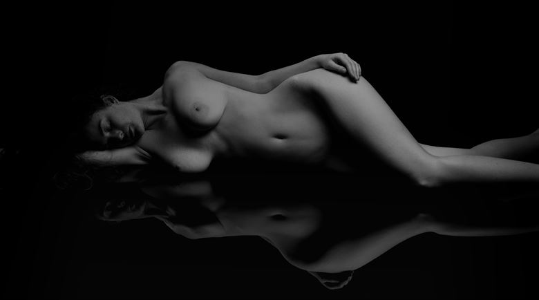 reflat artistic nude artwork by photographer antoine peluquere