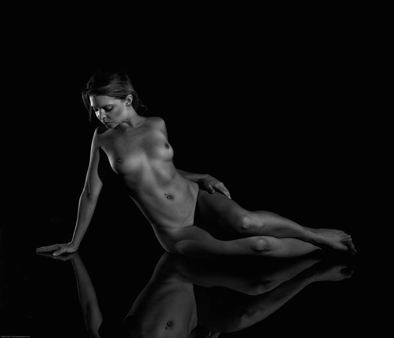 reflection Artistic Nude Photo by Photographer HiddenHillsArts