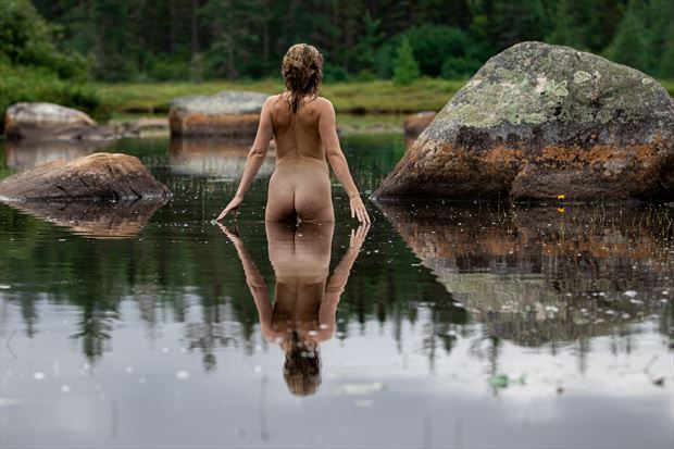 reflection artistic nude photo by photographer korry hill
