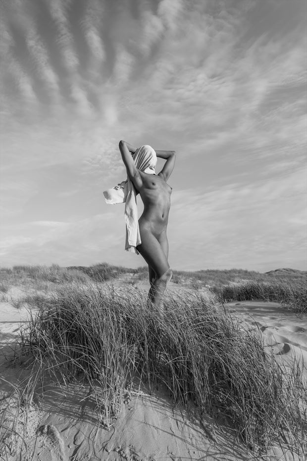 reine de l air et des ombres artistic nude artwork by model cestmabellevictoire