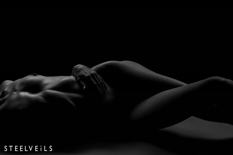 relaxing artistic nude photo by photographer steelveils