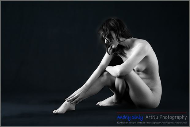 repose artistic nude photo by photographer andriy siniy