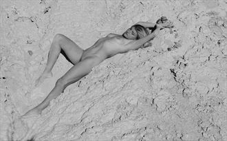 repose in clay artistic nude photo by photographer shootist