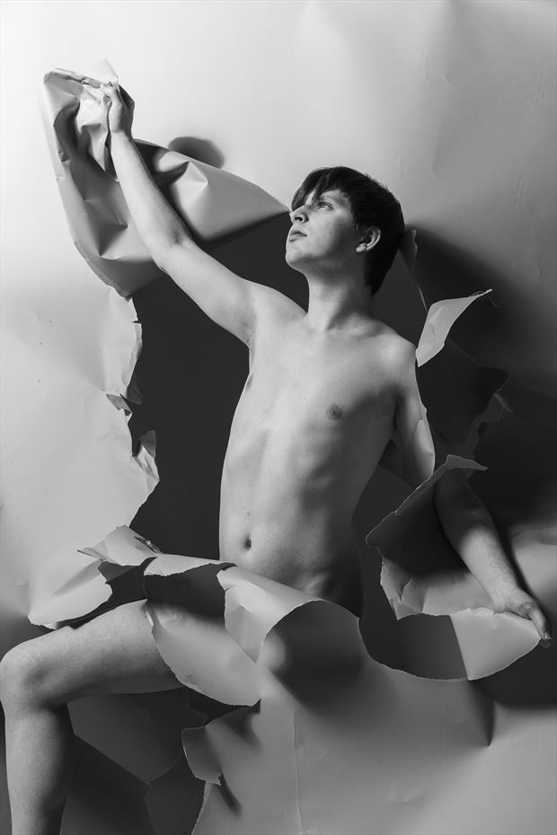 ripped artistic nude photo by photographer light shadow studio