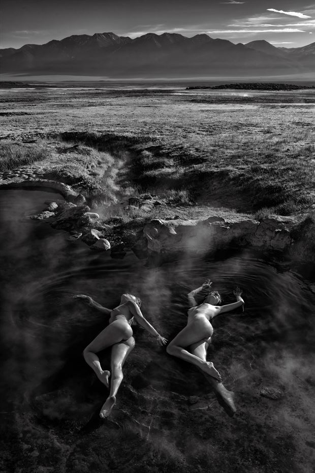 ripples artistic nude photo by photographer philip turner