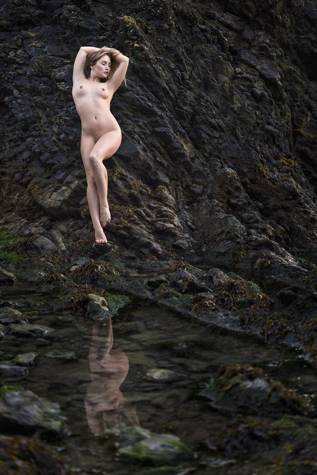 rock pool artistic nude photo by photographer niall
