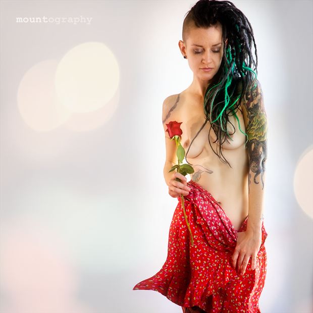 roses and dreads artistic nude photo by photographer mountography