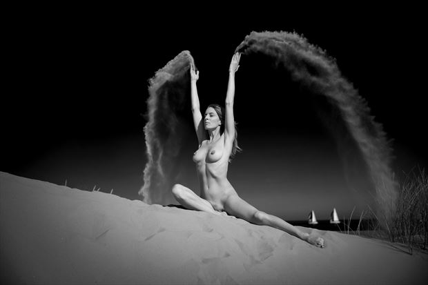 sand play artistic nude photo by photographer louis sauter