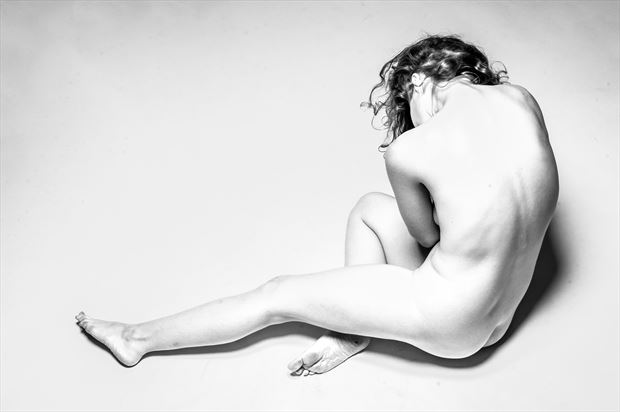 sarah artistic nude photo by photographer daianto