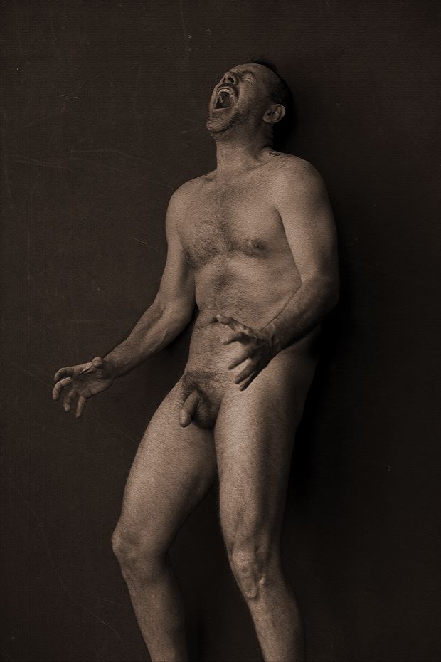 scream selfportrait implied nude photo by photographer gustavo combariza