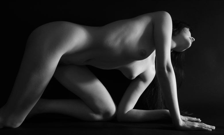 searching sensual photo by model rayvenr
