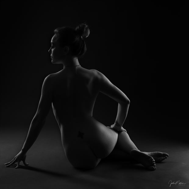 seated artistic nude artwork by photographer justin mortimer