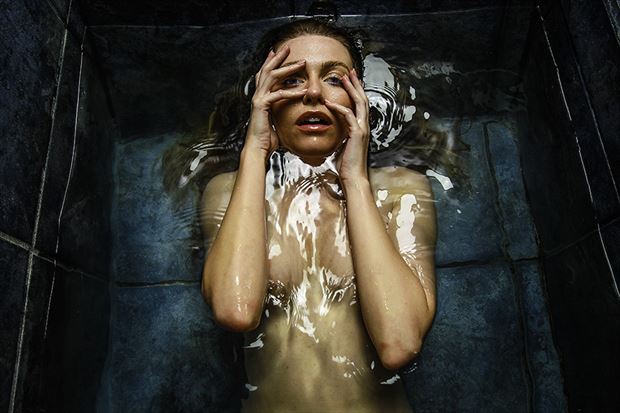 semi submerged artistic nude photo by photographer danwarnerphotography